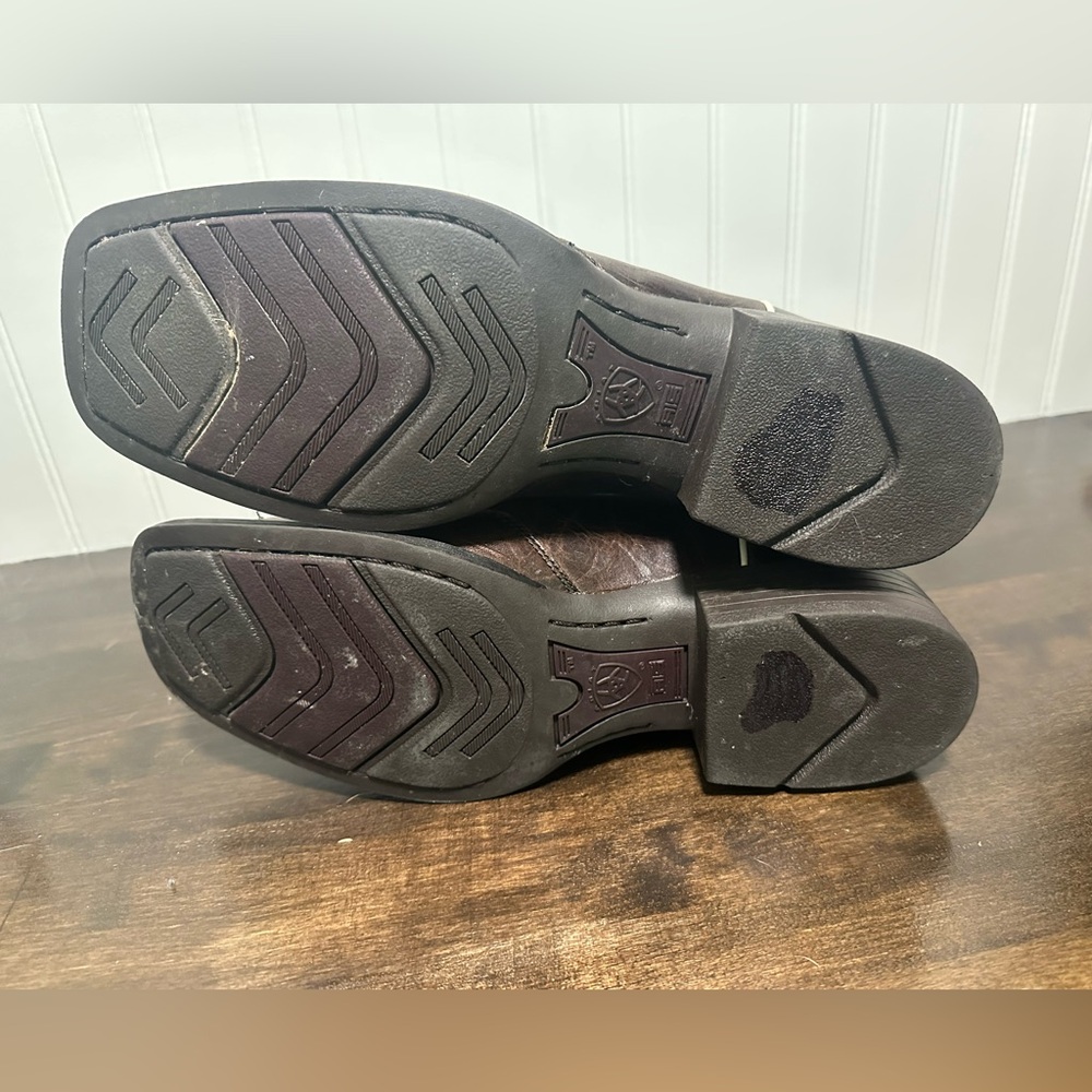 Ariat boots. Leather western boots. Ariat square toe boots. Size 9. Brown teal - Picture 5 of 8